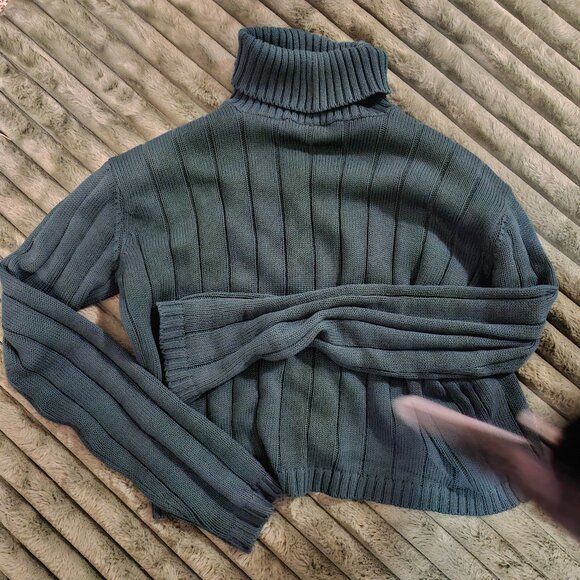 Brandy Melville Knit Turtleneck Deep Green - Picture 2 of 6